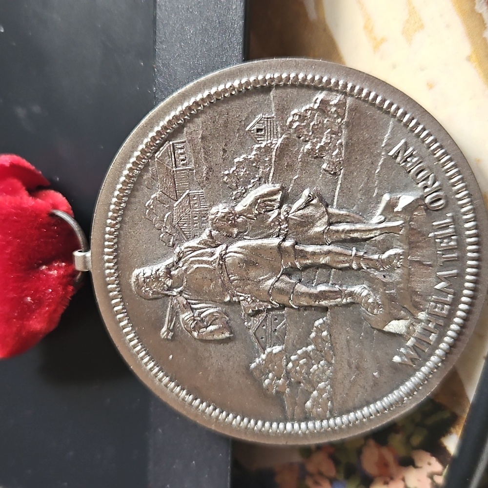 Vintage 1980's Casino Luzern Switzerland Medal, William Tell  Orden